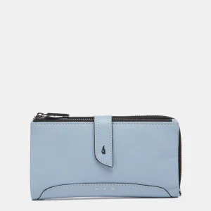 Cartera grande de piel azul claro