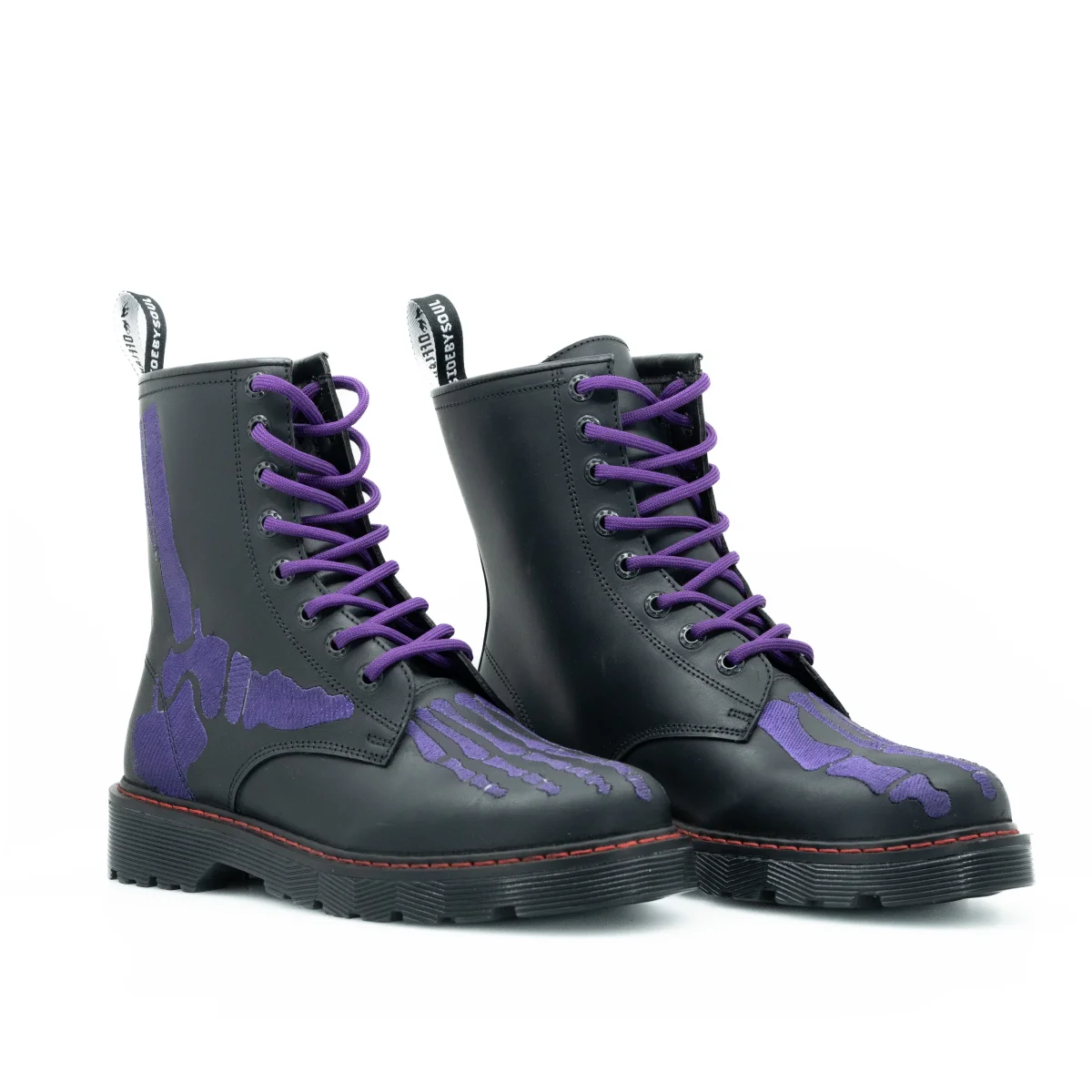 Botas Offlander, Tipo Militar, Piel Crazy, Negro, Huesos Morados Bordados - Imagen 5