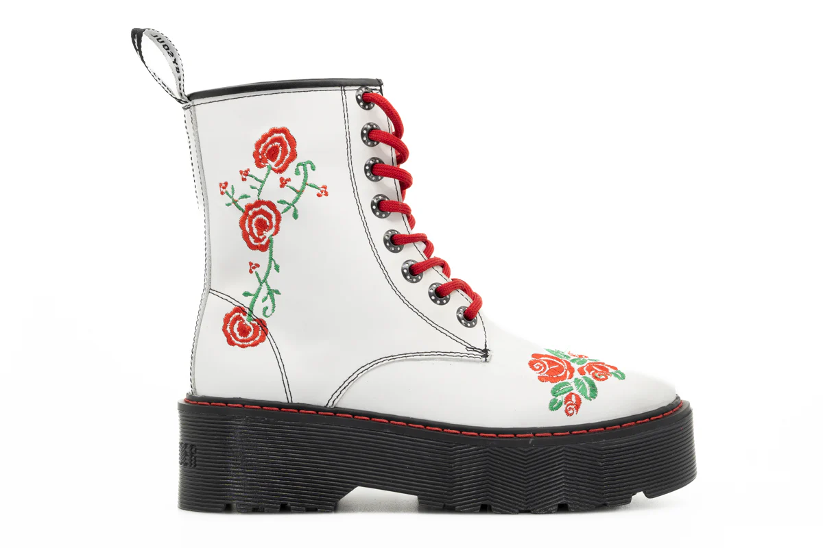 Botas Offlander, Tipo Militar, Piel Napa, Blanco, Chunky, Rosas Rojas Bordadas - Imagen 2
